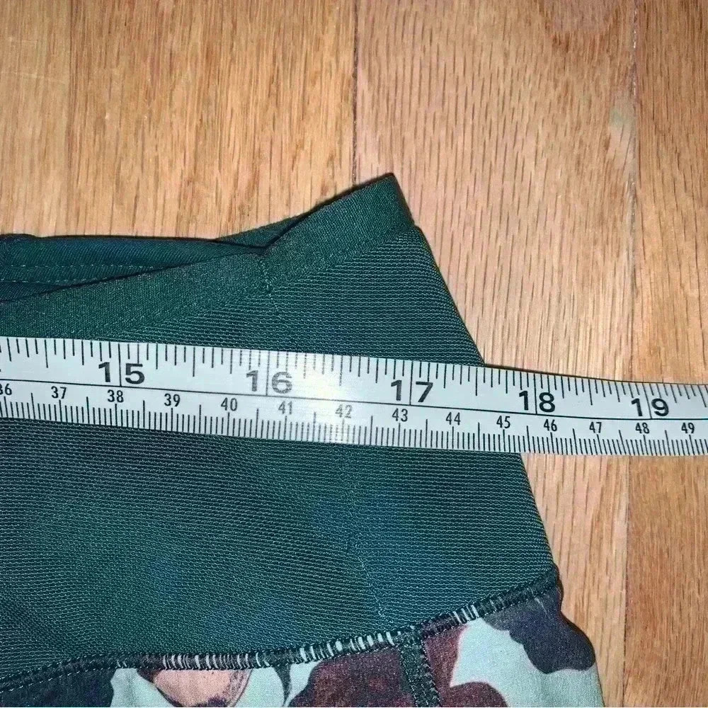 Women's Oiselle Special Edition Roga Lined Running Shorts Floral Size 10 - Picture 10 of 11